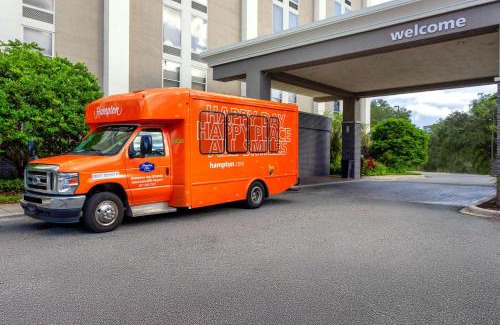 Airport North Hotel | Hampton Inn Orlando-International Airport