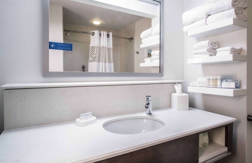 South Haven Hotel | Hampton Inn South Haven