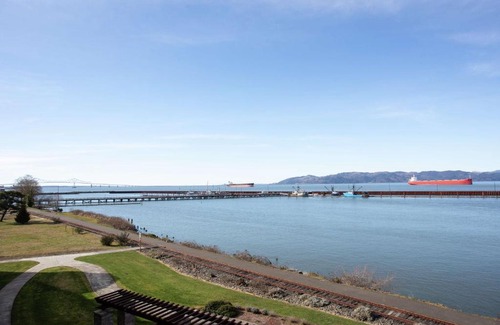 Astoria Hotel | Hampton Inn & Suites Astoria