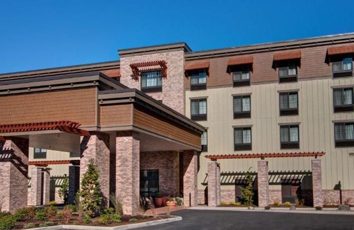 Astoria Hotel | Hampton Inn & Suites Astoria