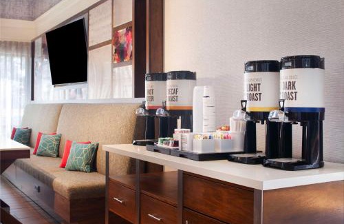 East Point Hotel | Hampton Inn & Suites-Atlanta Airport North-I-85