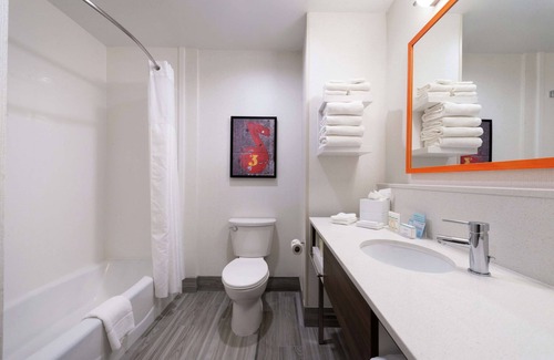 Buena Park Hotel | Hampton Inn & Suites Buena Park