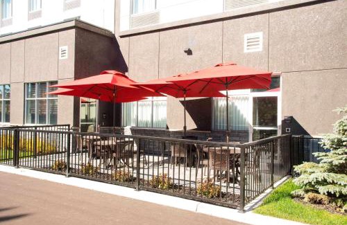 Thunder Bay Hotel | Hampton Inn & Suites by Hilton Thunder Bay