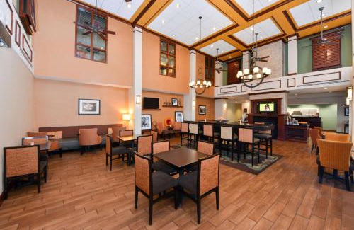 Plymouth Hotel | Hampton Inn & Suites by Hilton Plymouth