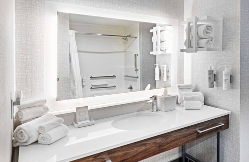 Canyon Hotel | Hampton Inn & Suites Canyon