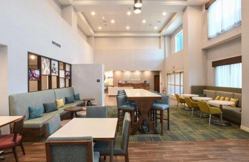 West Chester Hotel | Hampton Inn & Suites Cincinnati Liberty Township