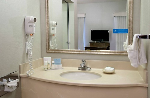 Hilliard Hotel | Hampton Inn & Suites Columbus Hilliard