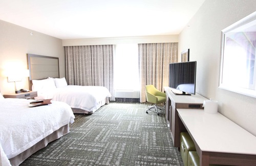 Dallas Hotel | Hampton Inn & Suites Dallas Market Center