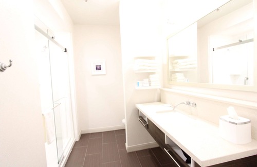 Dallas Hotel | Hampton Inn & Suites Dallas Market Center