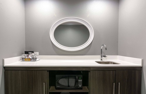 White Rock Hills Hotel | Hampton Inn & Suites Dallas East