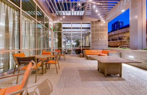 Downtown Fort Worth Hotel | Hampton Inn & Suites Fort Worth Downtown