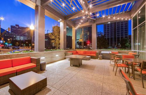 Downtown Fort Worth Hotel | Hampton Inn & Suites Fort Worth Downtown