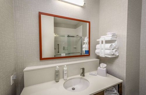 Huntington Hotel | Hampton Inn & Suites Huntington Downtown