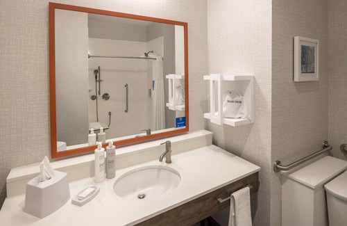Huntington Hotel | Hampton Inn & Suites Huntington Downtown