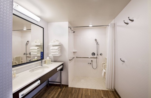 Keller Hotel | Hampton Inn & Suites Keller Town Center