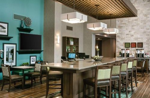 Mason City Hotel | Hampton Inn & Suites Mason City, IA