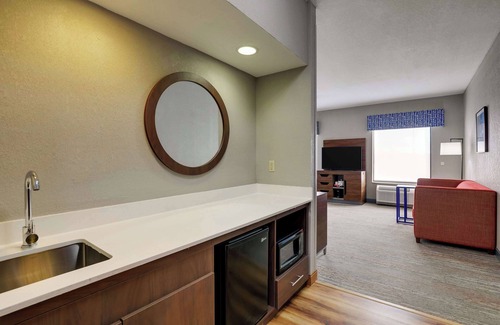 Glen Carbon Hotel | Hampton Inn & Suites St. Louis-Edwardsville