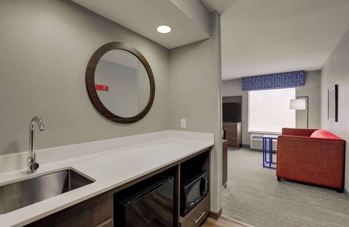 Glen Carbon Hotel | Hampton Inn & Suites St. Louis-Edwardsville