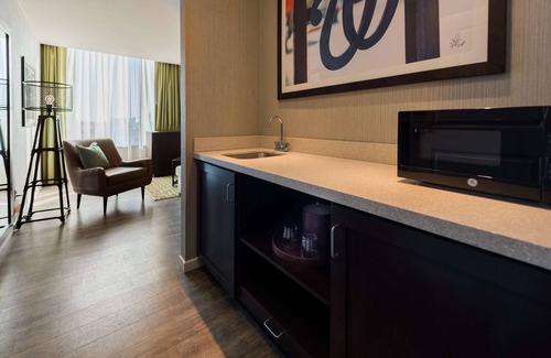 Navy Yard Hotel | Hampton Inn & Suites Washington DC-Navy Yard