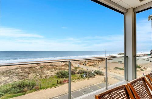 Moana Apartment | Hamptons at Moana - Panoramic Beachfront Living
