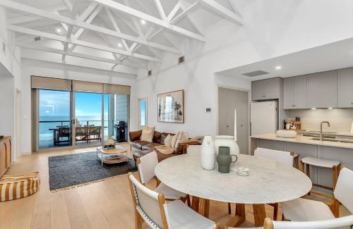 Moana Apartment | Hamptons at Moana - Panoramic Beachfront Living