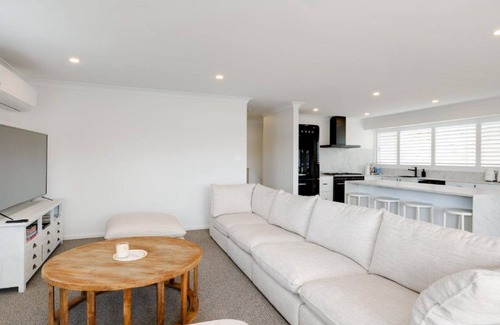 Pretty Beach Central Coast House | Hamptons Retreat by HolidayCo.