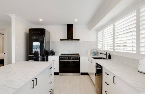 Pretty Beach Central Coast House | Hamptons Retreat by HolidayCo.