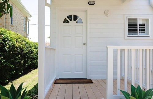 Pretty Beach Central Coast House | Hamptons Retreat by HolidayCo.