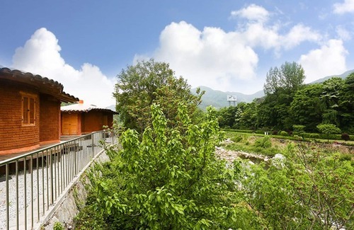 Tagok House | Hamyang Saedeulbaramhwangto Pension