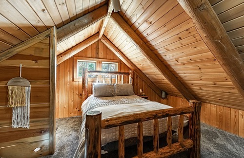 Superior Cabin | Handmade Scandinavian Mountain House Fire-Sauna