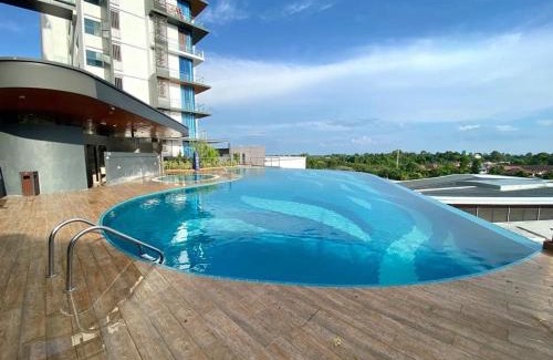 Sibu Apartment | HannsLuxury8Pax2KingBedFreeWIfiPoolWasherDryer ComfortStay7