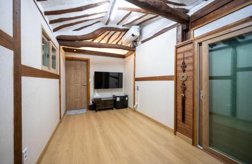 Seongnae-dong House | Hanok1942