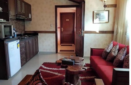 Deir El Harf Apartment | Hansa Home CAVE Pineland Romance & Action in Metn