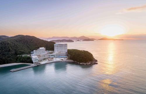 Jangmok-myeon Resort | Hanwha Resort Geoje Belvedere