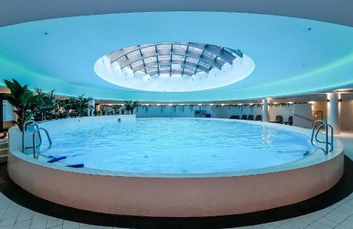 West Pomeranian Voivodeship Apartment | Hanza Tower Apartment No 428 - Swimming pool, jacuzzi, balcony, viewing terrace