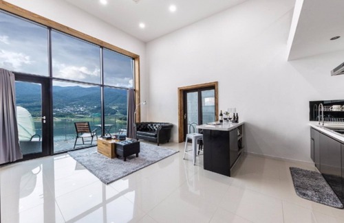 Hapcheon House | Hapcheon Modern Rikeom Pension