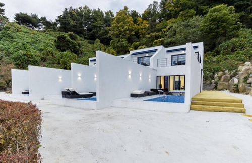 Hapcheon House | Hapcheon Rest Pool Villa