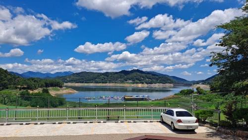 Hapcheon House | Hapcheonho View Smile Pension