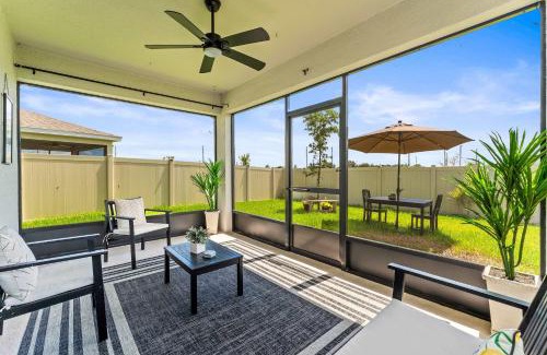 Davenport House | Happy Daze - Home for 8