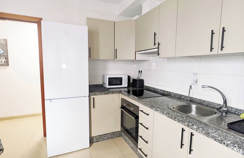 San Isidro Apartment | "HAPPY FLAT TENERIFE" - 5 min. by car from South Airport and El Medano beach.