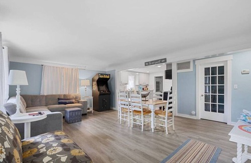 Port Sanilac House | Happy Harbor w Hot Tub, Golf Cart and Luxury!