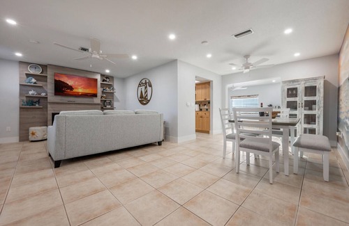 Willoughby Acres House | Happy Hideout