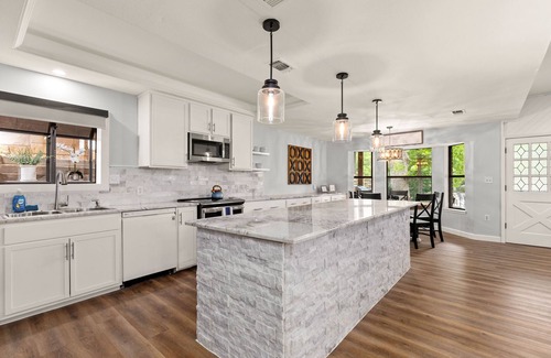 McQueeney House | Happy Hollow on Lake McQueeney!