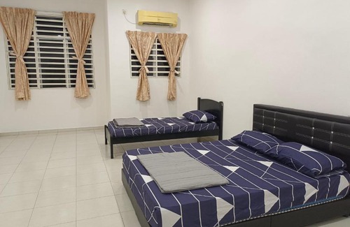 Taman Hijau House | Happy homestay sitiawan