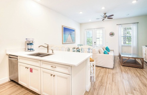 West Kissimmee Cottage | Happy Ours Cottage near Disney with Private Hot Tub and Margaritaville Resort &.