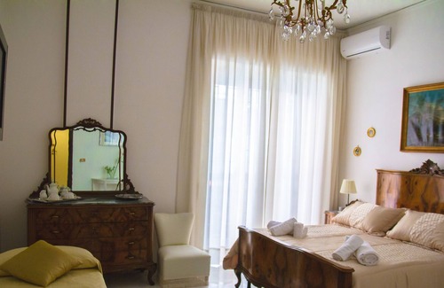 Arenella Apartment | Happy Rooms in Easy House January offer: 30% weekly and 40% monthly discount