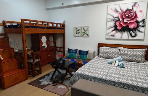 Trece Martires Apartment | Happy Stays B - 300mbps - 65"TV Netflix, Disney - Washer