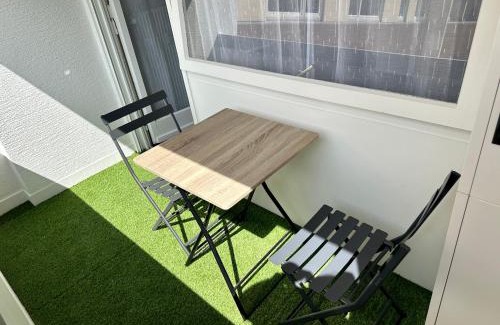 Schiltigheim Apartment | Happy Studio terrace