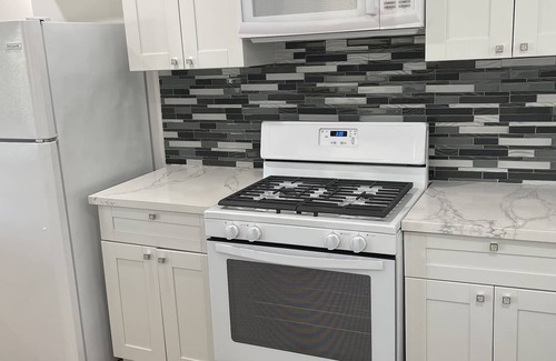 West Los Angeles House | Happy time