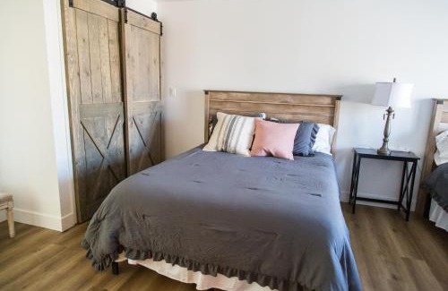 Tropic Bed & Breakfast | Happy Trails BnB